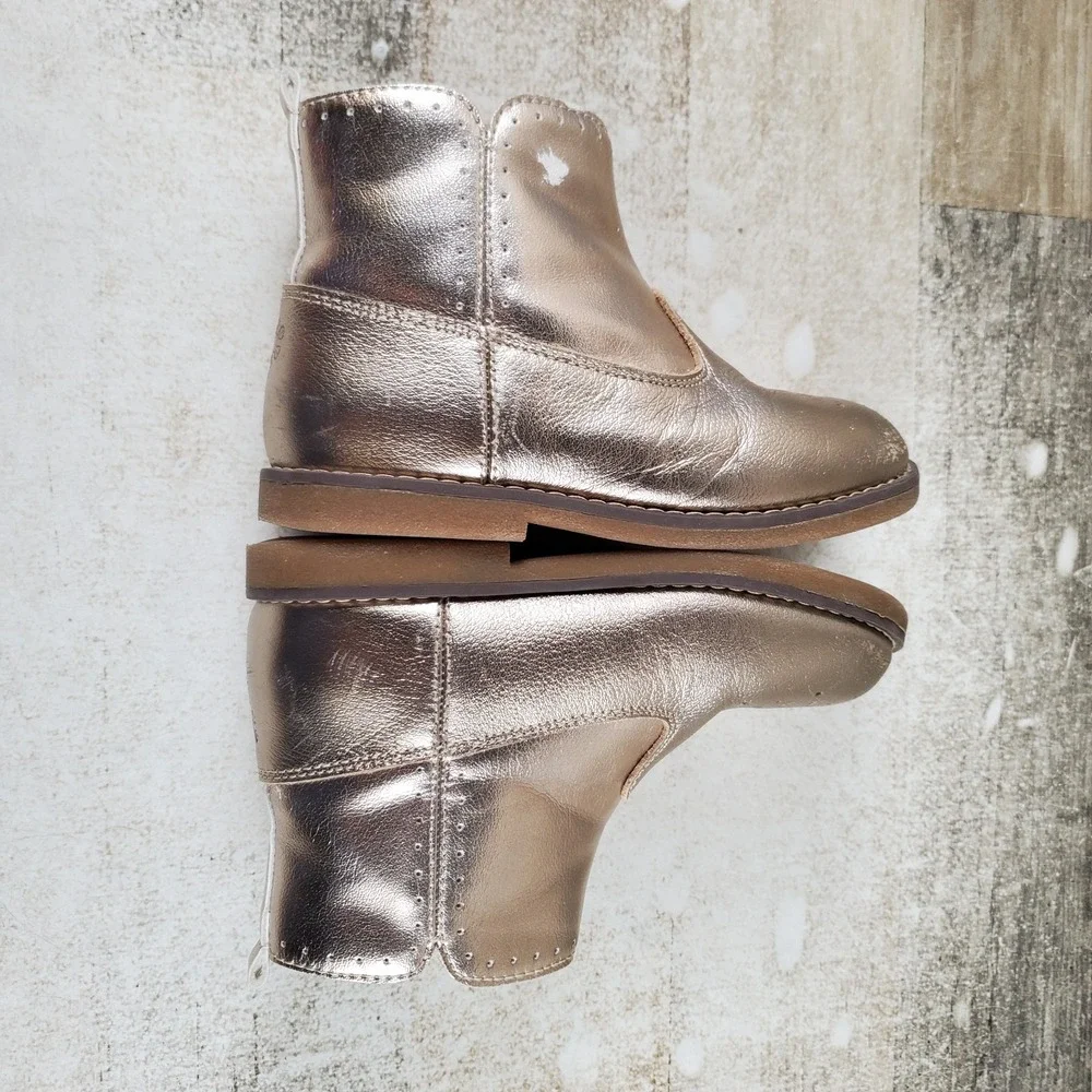 Stride Rite Stella Girls Ankle Boot Sz 10 W Gold Leather Side Zip Perforated Toe